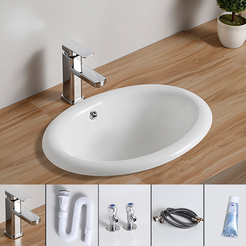 Traditional Drop-in Bathroom Sink Oval Porcelain with Overflow and Faucet Basin 22"L x 17"W x 7"H Sink with Faucet Clearhalo 'Bathroom Remodel & Bathroom Fixtures' 'Bathroom Sinks & Faucet Components' 'Bathroom Sinks' 'bathroom_sink' 'Home Improvement' 'home_improvement' 'home_improvement_bathroom_sink' 7079367