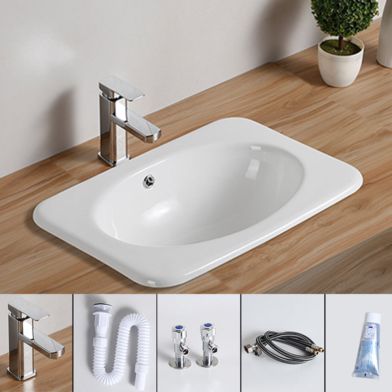 Traditional Drop-in Bathroom Sink Oval Porcelain with Overflow and Faucet Basin 21"L x 15"W x 8"H Sink with Faucet Clearhalo 'Bathroom Remodel & Bathroom Fixtures' 'Bathroom Sinks & Faucet Components' 'Bathroom Sinks' 'bathroom_sink' 'Home Improvement' 'home_improvement' 'home_improvement_bathroom_sink' 7079371
