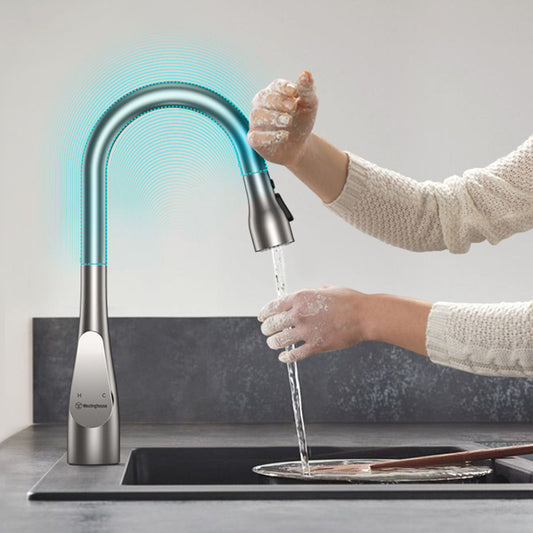 Modern Touch Sensor Kitchen Sink Faucet Swivel Spout with Pull Down Sprayer Clearhalo 'Home Improvement' 'home_improvement' 'home_improvement_kitchen_faucets' 'Kitchen Faucets' 'Kitchen Remodel & Kitchen Fixtures' 'Kitchen Sinks & Faucet Components' 'kitchen_faucets' 7098814