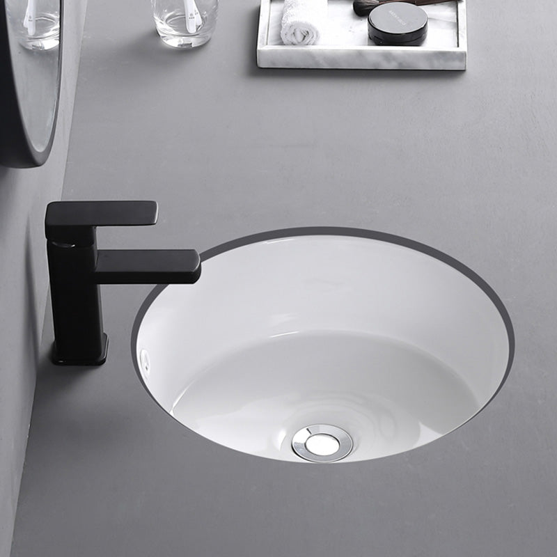 Traditional Undermount Vanity Sink Round Porcelain with Overflow Basin Sink Clearhalo 'Bathroom Remodel & Bathroom Fixtures' 'Bathroom Sinks & Faucet Components' 'Bathroom Sinks' 'bathroom_sink' 'Home Improvement' 'home_improvement' 'home_improvement_bathroom_sink' 7099025