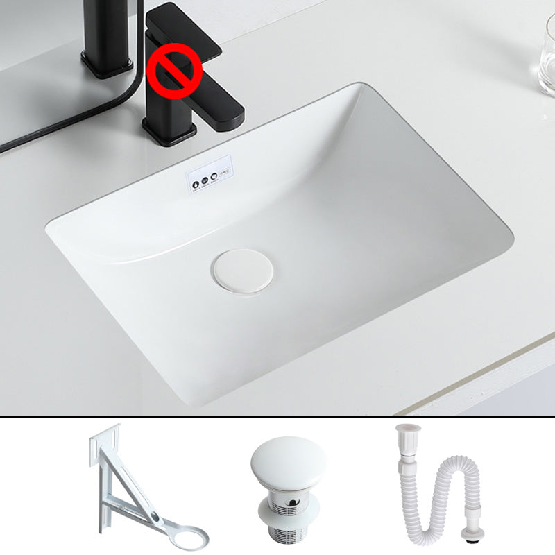 Traditional Undermount Bathroom Sink Porcelain with Overflow and Drain Assembly Basin Sink 20"L x 15"W x 7"H Sink Clearhalo 'Bathroom Remodel & Bathroom Fixtures' 'Bathroom Sinks & Faucet Components' 'Bathroom Sinks' 'bathroom_sink' 'Home Improvement' 'home_improvement' 'home_improvement_bathroom_sink' 7099076