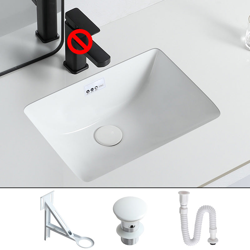 Traditional Undermount Bathroom Sink Porcelain with Overflow and Drain Assembly Basin Sink 19"L x 14"W x 7"H Sink Clearhalo 'Bathroom Remodel & Bathroom Fixtures' 'Bathroom Sinks & Faucet Components' 'Bathroom Sinks' 'bathroom_sink' 'Home Improvement' 'home_improvement' 'home_improvement_bathroom_sink' 7099083