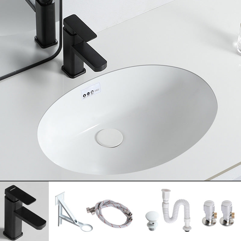 Traditional Undermount Bathroom Sink Porcelain with Overflow and Drain Assembly Basin Sink 22"L x 17"W x 8"H Sink with Faucet Clearhalo 'Bathroom Remodel & Bathroom Fixtures' 'Bathroom Sinks & Faucet Components' 'Bathroom Sinks' 'bathroom_sink' 'Home Improvement' 'home_improvement' 'home_improvement_bathroom_sink' 7099090