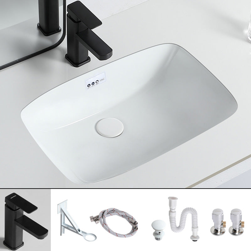 Traditional Undermount Bathroom Sink Porcelain with Overflow and Drain Assembly Basin Sink 22"L x 15"W x 7"H Sink with Faucet Clearhalo 'Bathroom Remodel & Bathroom Fixtures' 'Bathroom Sinks & Faucet Components' 'Bathroom Sinks' 'bathroom_sink' 'Home Improvement' 'home_improvement' 'home_improvement_bathroom_sink' 7099097