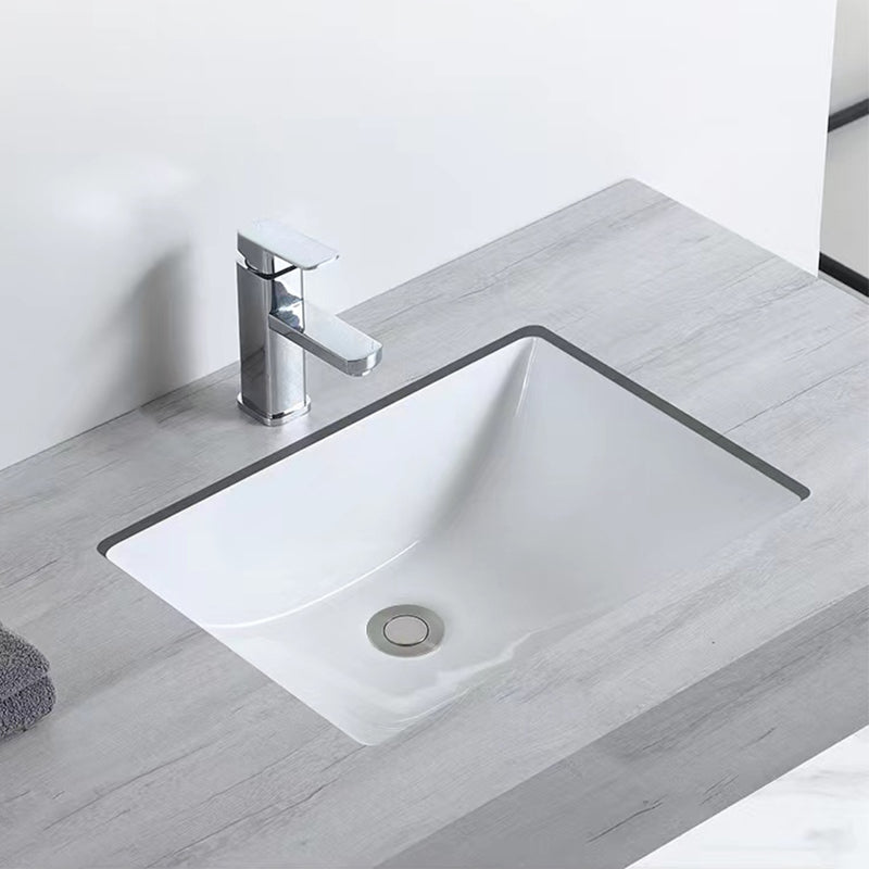 Traditional Undermount Bathroom Sink Porcelain with Pop-Up Drain Basin 22"L x 14"W x 8"H Sink with Faucet Clearhalo 'Bathroom Remodel & Bathroom Fixtures' 'Bathroom Sinks & Faucet Components' 'Bathroom Sinks' 'bathroom_sink' 'Home Improvement' 'home_improvement' 'home_improvement_bathroom_sink' 7099133