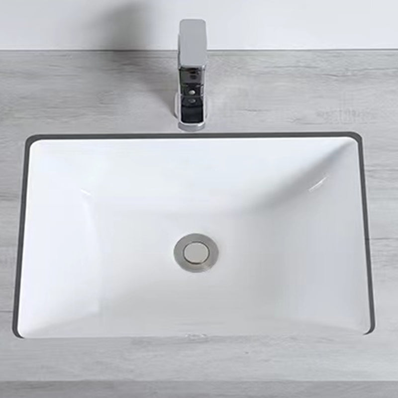 Traditional Undermount Bathroom Sink Porcelain with Pop-Up Drain Basin Clearhalo 'Bathroom Remodel & Bathroom Fixtures' 'Bathroom Sinks & Faucet Components' 'Bathroom Sinks' 'bathroom_sink' 'Home Improvement' 'home_improvement' 'home_improvement_bathroom_sink' 7099151