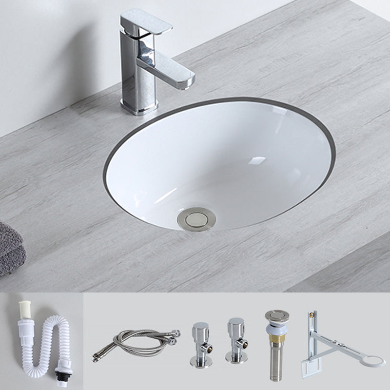 Traditional Undermount Bathroom Sink Porcelain with Pop-Up Drain Basin 17"L x 13"W x 7"H Sink with Faucet Clearhalo 'Bathroom Remodel & Bathroom Fixtures' 'Bathroom Sinks & Faucet Components' 'Bathroom Sinks' 'bathroom_sink' 'Home Improvement' 'home_improvement' 'home_improvement_bathroom_sink' 7099155