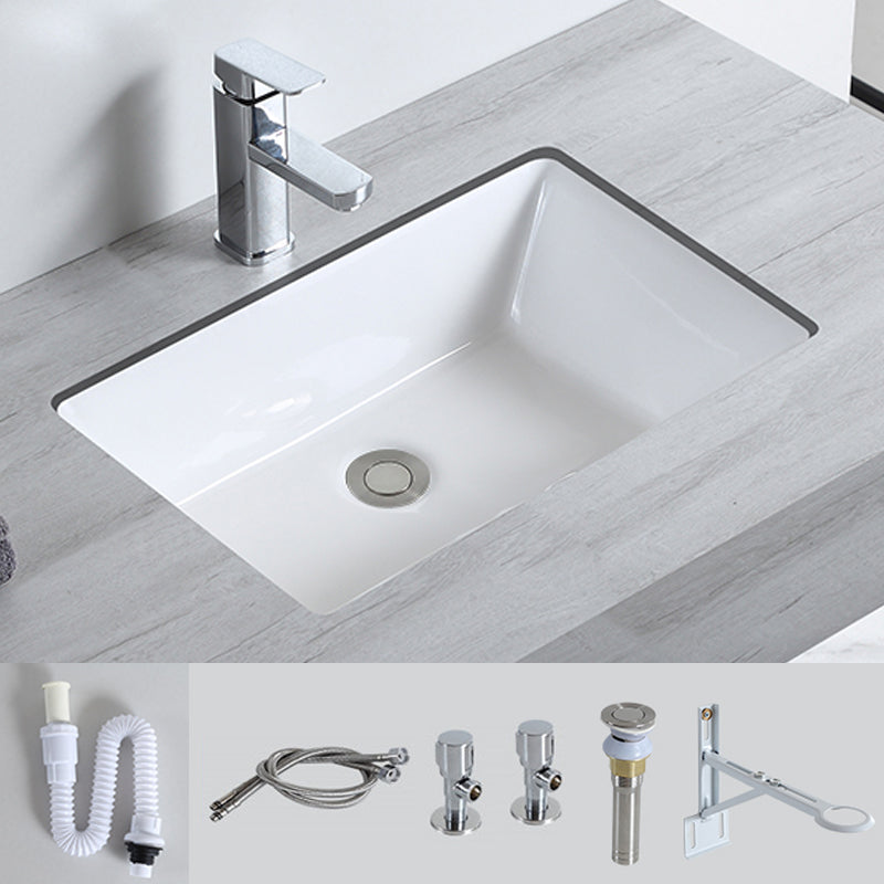 Traditional Undermount Bathroom Sink Porcelain with Pop-Up Drain Basin 21"L x 13"W x 7"H Sink with Faucet Clearhalo 'Bathroom Remodel & Bathroom Fixtures' 'Bathroom Sinks & Faucet Components' 'Bathroom Sinks' 'bathroom_sink' 'Home Improvement' 'home_improvement' 'home_improvement_bathroom_sink' 7099158
