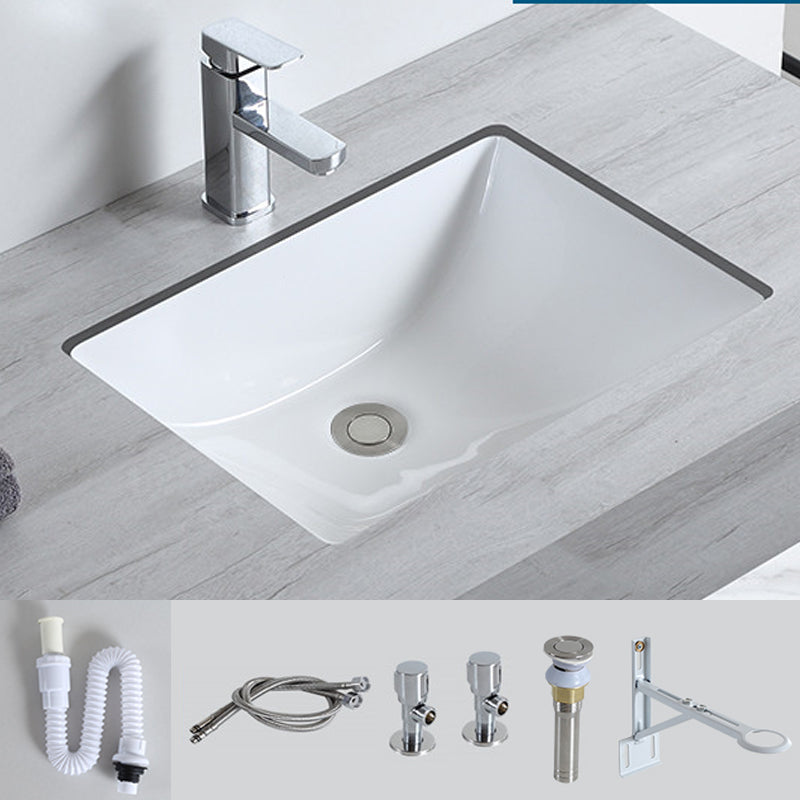 Traditional Undermount Bathroom Sink Porcelain with Pop-Up Drain Basin 20"L x 15"W x 8"H Sink with Faucet Clearhalo 'Bathroom Remodel & Bathroom Fixtures' 'Bathroom Sinks & Faucet Components' 'Bathroom Sinks' 'bathroom_sink' 'Home Improvement' 'home_improvement' 'home_improvement_bathroom_sink' 7099159