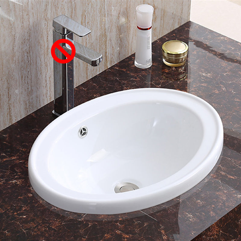 Traditional Drop-in Bathroom Sink Oval Porcelain with Faucet Basin Sink 20"L x 15"W x 7"H Sink Clearhalo 'Bathroom Remodel & Bathroom Fixtures' 'Bathroom Sinks & Faucet Components' 'Bathroom Sinks' 'bathroom_sink' 'Home Improvement' 'home_improvement' 'home_improvement_bathroom_sink' 7109973