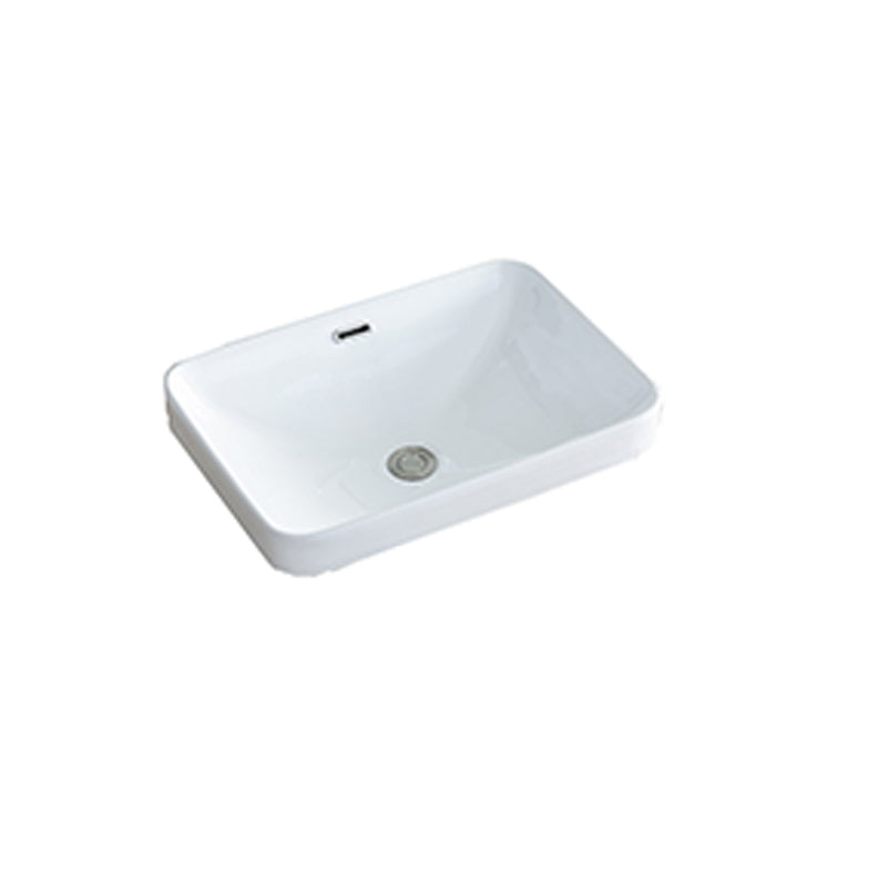 Traditional Drop-in Bathroom Sink Oval Porcelain with Faucet Basin Sink 20"L x 14"W x 7"H Sink Clearhalo 'Bathroom Remodel & Bathroom Fixtures' 'Bathroom Sinks & Faucet Components' 'Bathroom Sinks' 'bathroom_sink' 'Home Improvement' 'home_improvement' 'home_improvement_bathroom_sink' 7109988