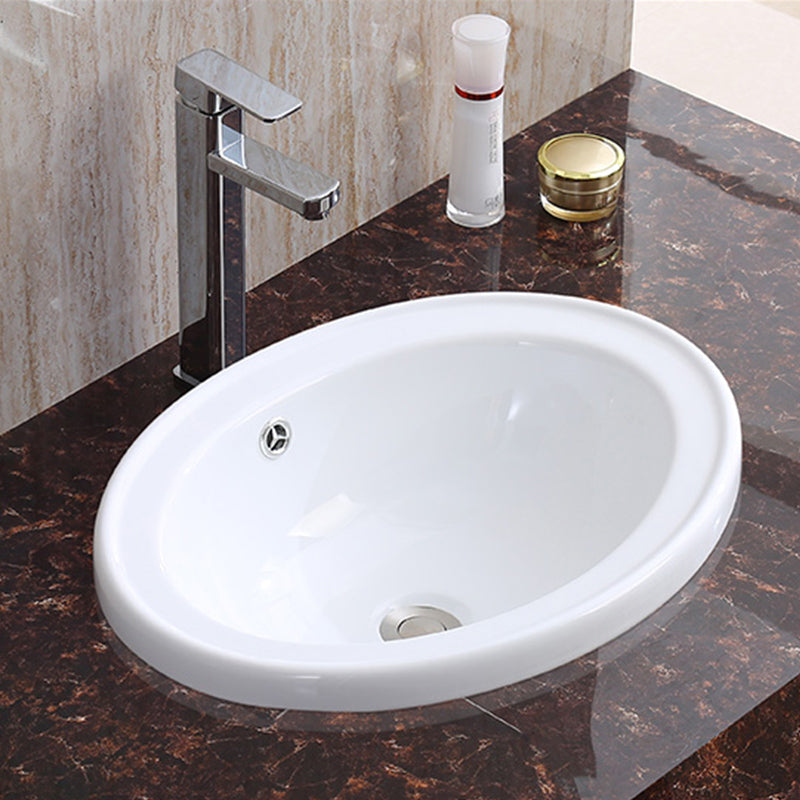 Traditional Drop-in Bathroom Sink Oval Porcelain with Faucet Basin Sink 20"L x 15"W x 7"H Sink with Faucet Clearhalo 'Bathroom Remodel & Bathroom Fixtures' 'Bathroom Sinks & Faucet Components' 'Bathroom Sinks' 'bathroom_sink' 'Home Improvement' 'home_improvement' 'home_improvement_bathroom_sink' 7109991