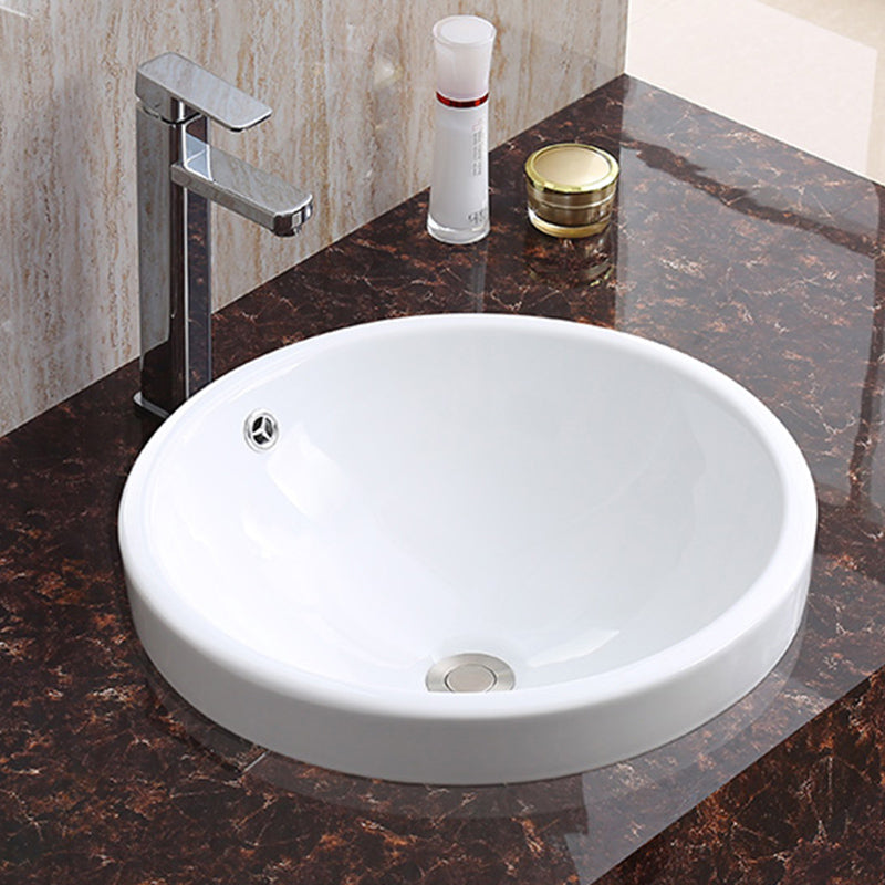 Traditional Drop-in Bathroom Sink Oval Porcelain with Faucet Basin Sink 18"L x 18"W x 6"H Sink with Faucet Clearhalo 'Bathroom Remodel & Bathroom Fixtures' 'Bathroom Sinks & Faucet Components' 'Bathroom Sinks' 'bathroom_sink' 'Home Improvement' 'home_improvement' 'home_improvement_bathroom_sink' 7109992