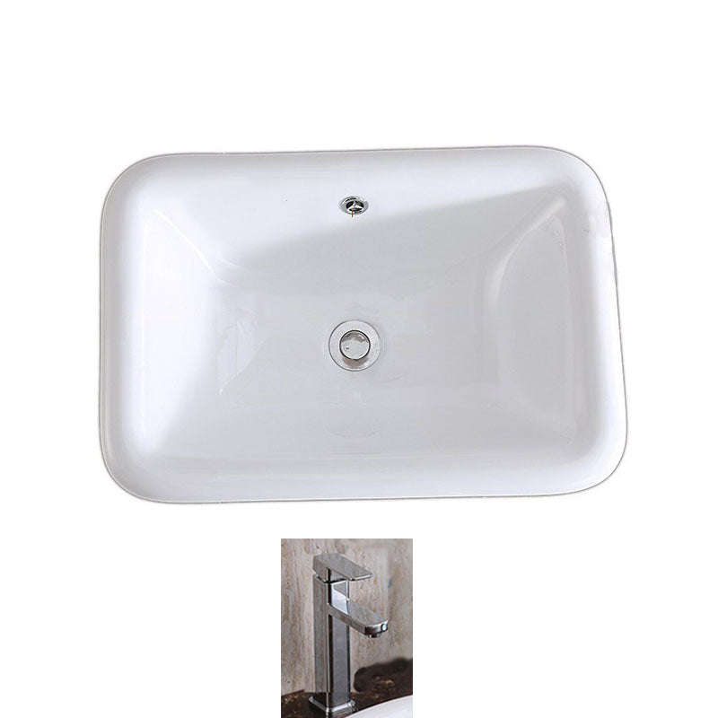 Traditional Drop-in Bathroom Sink Oval Porcelain with Faucet Basin Sink 22"L x 16"W x 7"H Sink with Faucet Clearhalo 'Bathroom Remodel & Bathroom Fixtures' 'Bathroom Sinks & Faucet Components' 'Bathroom Sinks' 'bathroom_sink' 'Home Improvement' 'home_improvement' 'home_improvement_bathroom_sink' 7109997