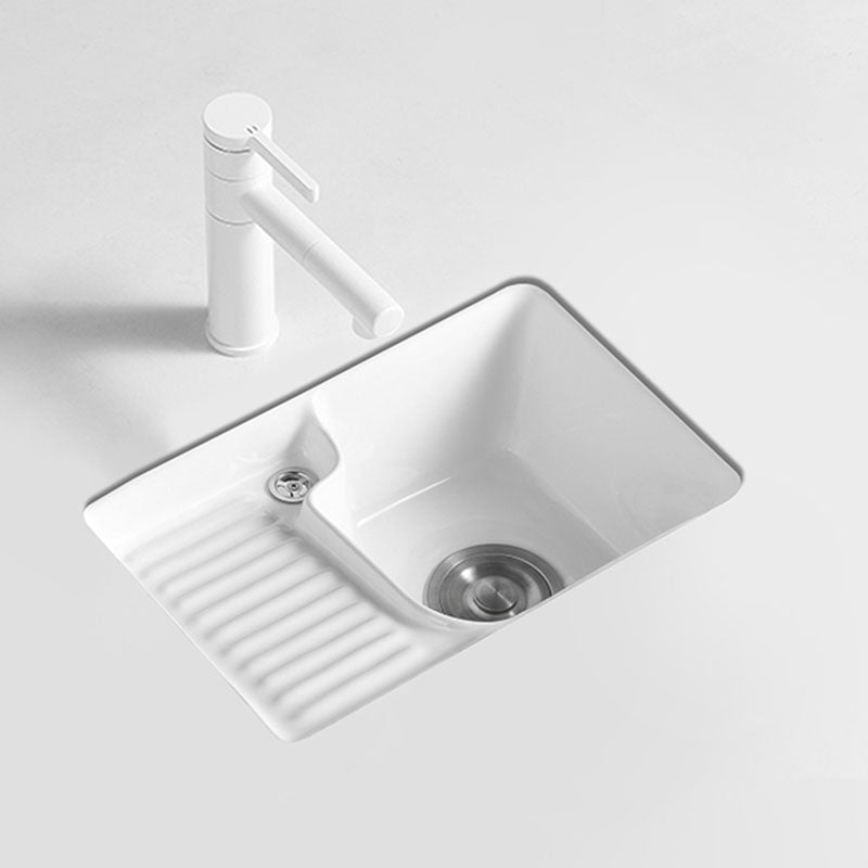 Traditional Undermount Vanity Sink Rectangular Porcelain Right Basin Bathroom Sink 25"L x 17"W x 7"H Sink with Faucet Clearhalo 'Bathroom Remodel & Bathroom Fixtures' 'Bathroom Sinks & Faucet Components' 'Bathroom Sinks' 'bathroom_sink' 'Home Improvement' 'home_improvement' 'home_improvement_bathroom_sink' 7111125