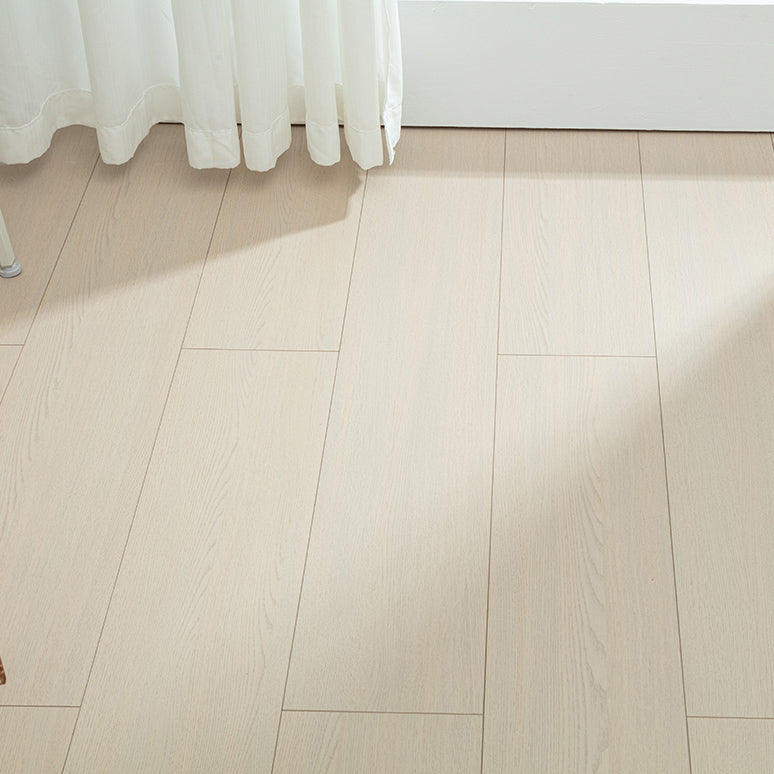 Traditional Laminate Flooring Scratch Resistant 15mm Thickness Laminate Floor Clearhalo 'Flooring 'Home Improvement' 'home_improvement' 'home_improvement_laminate_flooring' 'Laminate Flooring' 'laminate_flooring' Walls and Ceiling' 7120330