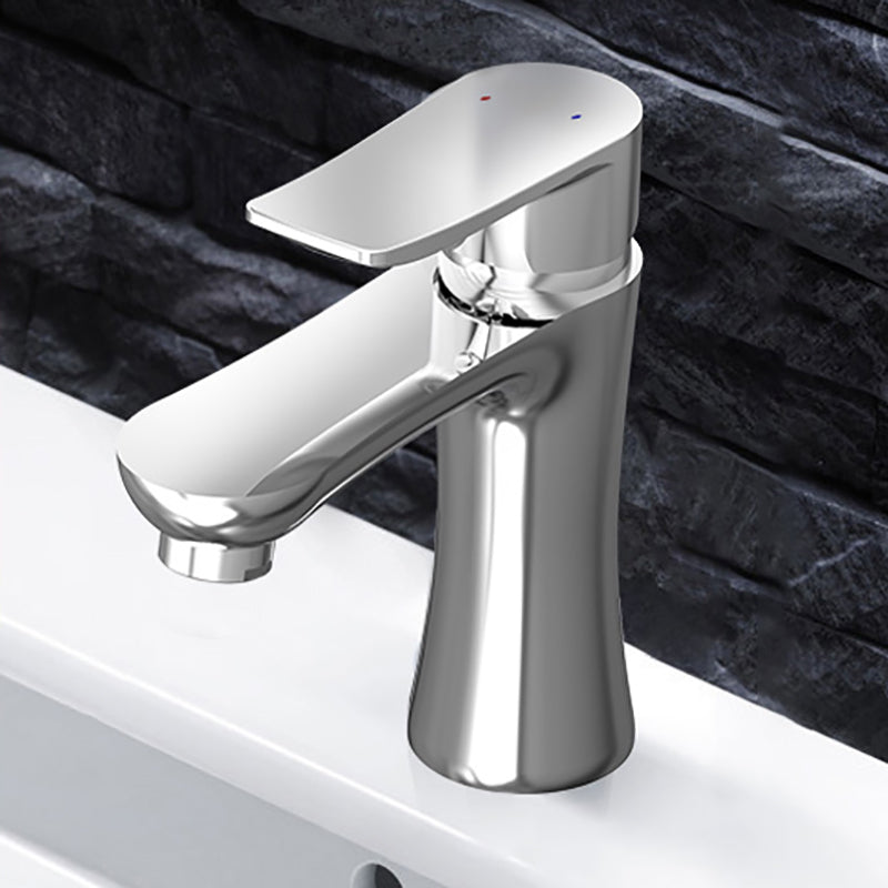American Classic Vessel Sink Bathroom Faucet Low Arc Lever Handle Faucet Plata Clearhalo 'bathroom_sink_faucets' 'Conjunta de Baño y Conjunta de Grifo' 'Coronamiento de Baño y Dispositivo de Baño' 'Grifo del lavabo del baño' 'Hogar' 'home_improvement' 'home_improvement_bathroom_sink_faucets' 'Mejoras para el hogar' 7132853