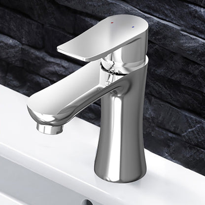 American Classic Vessel Sink Bathroom Faucet Low Arc Lever Handle Faucet Plata Clearhalo 'bathroom_sink_faucets' 'Conjunta de Baño y Conjunta de Grifo' 'Coronamiento de Baño y Dispositivo de Baño' 'Grifo del lavabo del baño' 'Hogar' 'home_improvement' 'home_improvement_bathroom_sink_faucets' 'Mejoras para el hogar' 7132853