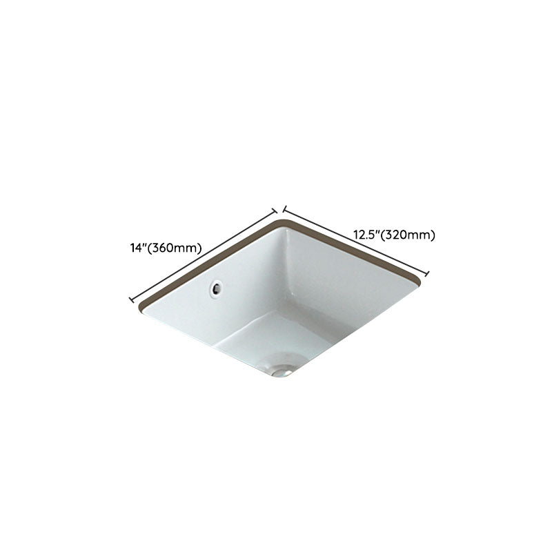 Traditional Undermount Bathroom Sink Porcelain with Overflow Basin Sink Clearhalo 'Bathroom Remodel & Bathroom Fixtures' 'Bathroom Sinks & Faucet Components' 'Bathroom Sinks' 'bathroom_sink' 'Home Improvement' 'home_improvement' 'home_improvement_bathroom_sink' 7147767