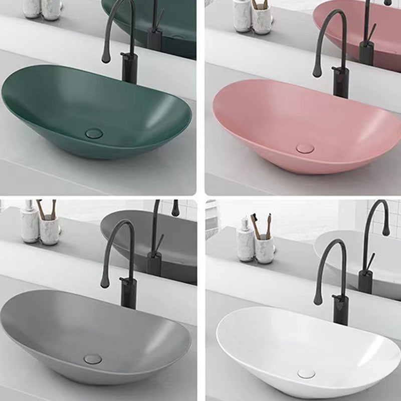 Modern Vessel Bathroom Sink Oval-shape Porcelain Vessel Lavatory Sink Clearhalo 'Bathroom Remodel & Bathroom Fixtures' 'Bathroom Sinks & Faucet Components' 'Bathroom Sinks' 'bathroom_sink' 'Home Improvement' 'home_improvement' 'home_improvement_bathroom_sink' 7147829