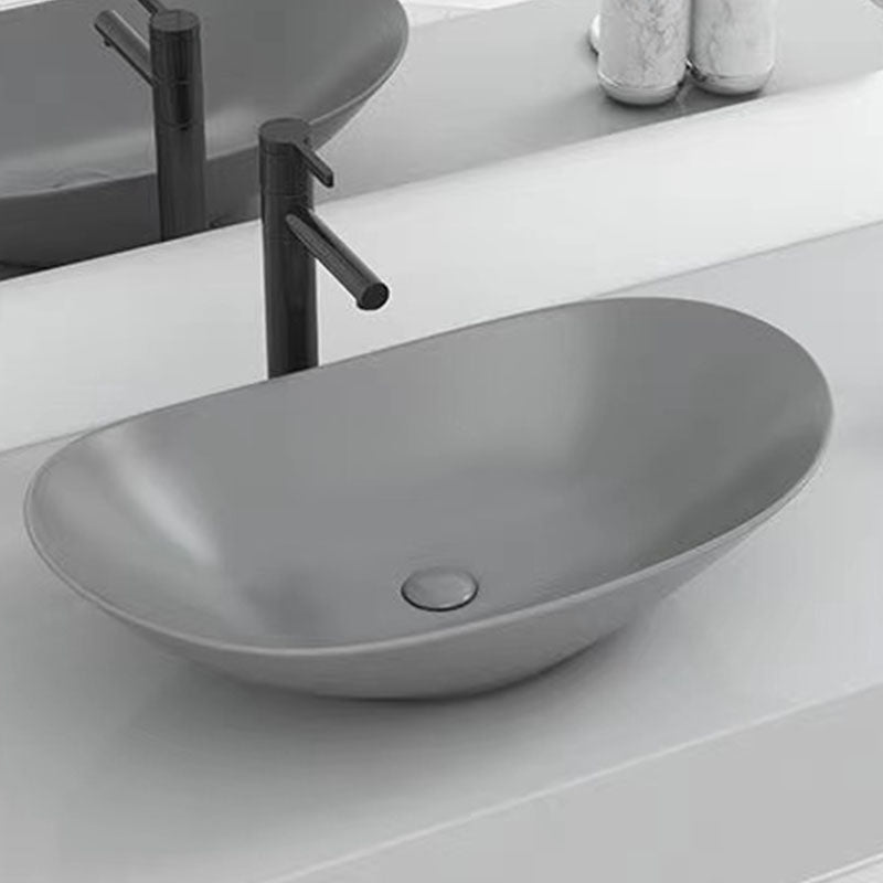 Modern Vessel Bathroom Sink Oval-shape Porcelain Vessel Lavatory Sink Clearhalo 'Bathroom Remodel & Bathroom Fixtures' 'Bathroom Sinks & Faucet Components' 'Bathroom Sinks' 'bathroom_sink' 'Home Improvement' 'home_improvement' 'home_improvement_bathroom_sink' 7147830