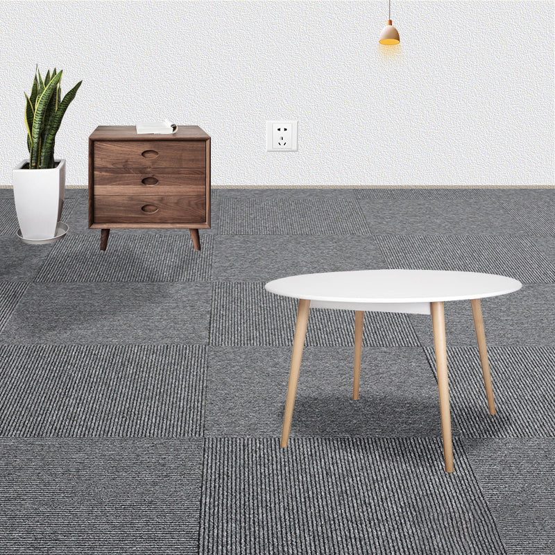 Indoor Carpet Floor Tile Level Loop Non-Skid Fire Resistant Living Room Smoke Gray Clearhalo 'Carpet Tiles & Carpet Squares' 'carpet_tiles_carpet_squares' 'Flooring 'Home Improvement' 'home_improvement' 'home_improvement_carpet_tiles_carpet_squares' Walls and Ceiling' 7164780