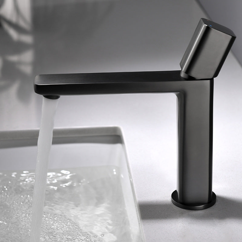 Modern Bathroom Sink Faucet with Single Handle Brass Square Faucet Clearhalo 'Bathroom Remodel & Bathroom Fixtures' 'Bathroom Sink Faucets' 'Bathroom Sinks & Faucet Components' 'bathroom_sink_faucets' 'Home Improvement' 'home_improvement' 'home_improvement_bathroom_sink_faucets' 7164873