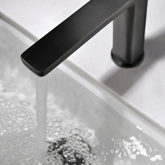 Modern Bathroom Sink Faucet with Single Handle Brass Square Faucet Clearhalo 'Bathroom Remodel & Bathroom Fixtures' 'Bathroom Sink Faucets' 'Bathroom Sinks & Faucet Components' 'bathroom_sink_faucets' 'Home Improvement' 'home_improvement' 'home_improvement_bathroom_sink_faucets' 7164884