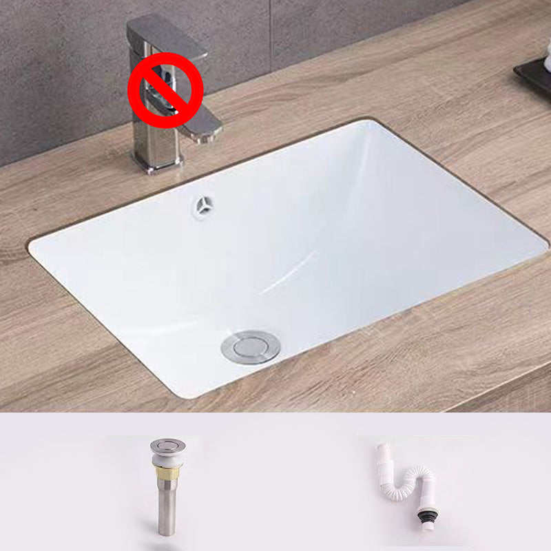 Traditional Undermount Bathroom Sink Porcelain with Overflow Basin Sink(Without Faucet) 24"L x 15"W x 7"H Clearhalo 'Bathroom Remodel & Bathroom Fixtures' 'Bathroom Sinks & Faucet Components' 'Bathroom Sinks' 'bathroom_sink' 'Home Improvement' 'home_improvement' 'home_improvement_bathroom_sink' 7182676