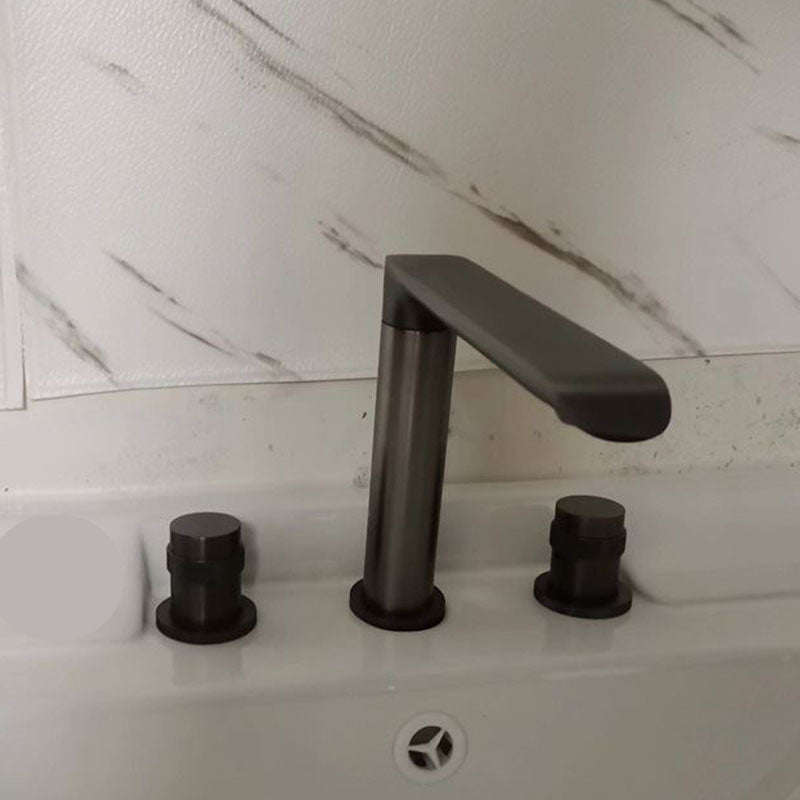 Modern Brass Tub Faucet with 2 Handles Deck Mount Bathroom Faucet Gun Grey Knob Handles Clearhalo 'Bathroom Remodel & Bathroom Fixtures' 'Bathtub Faucets' 'bathtub_faucets' 'Home Improvement' 'home_improvement' 'home_improvement_bathtub_faucets' 7183420