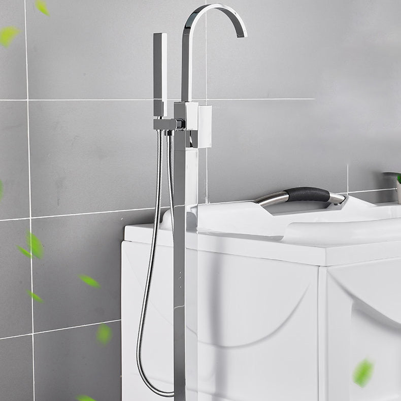 Floor Mounted Freestanding Tub Filler Metal High Arc Freestanding Bathtub Faucet Clearhalo 'Bathroom Remodel & Bathroom Fixtures' 'Bathtub Faucets' 'bathtub_faucets' 'Home Improvement' 'home_improvement' 'home_improvement_bathtub_faucets' 7196456