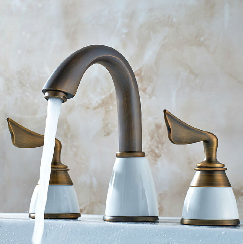 Deck Mounted Roman Tub Faucet Low Arc Bronze Roman Tub Faucet Set Clearhalo 'Bathroom Remodel & Bathroom Fixtures' 'Bathtub Faucets' 'bathtub_faucets' 'Home Improvement' 'home_improvement' 'home_improvement_bathtub_faucets' 7196608