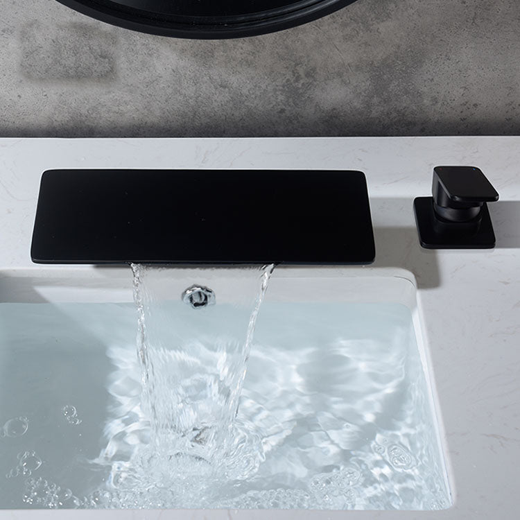 Square Brass Tub Faucet in Black with Single Handle Bathroom Faucet Clearhalo 'Bathroom Remodel & Bathroom Fixtures' 'Bathtub Faucets' 'bathtub_faucets' 'Home Improvement' 'home_improvement' 'home_improvement_bathtub_faucets' 7196850