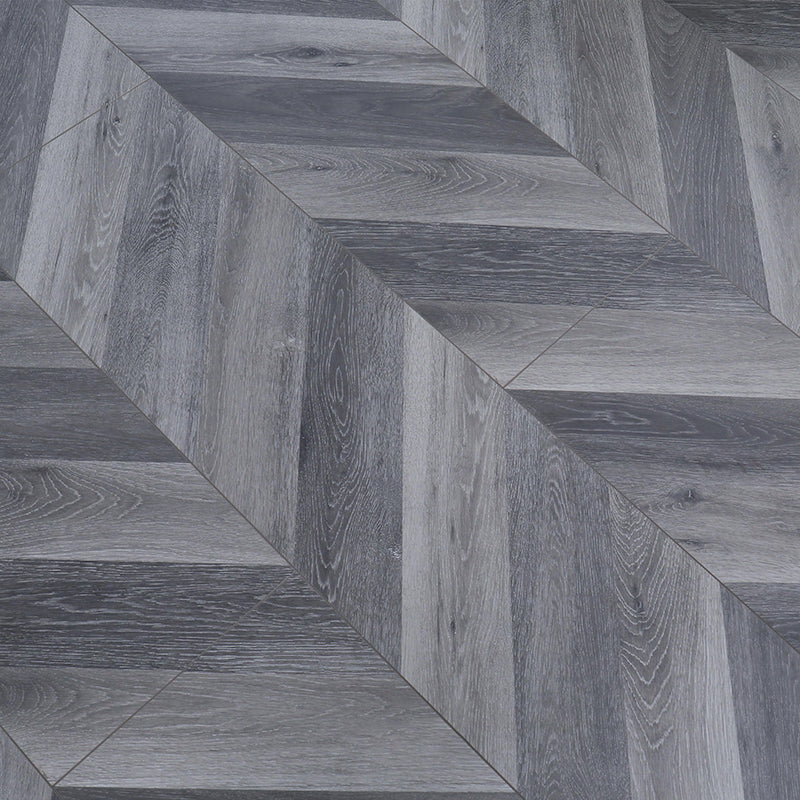 Living Room Laminate Floor Wooden Scratch Resistant Laminate Floor Warm Gray Clearhalo 'Flooring 'Home Improvement' 'home_improvement' 'home_improvement_laminate_flooring' 'Laminate Flooring' 'laminate_flooring' Walls and Ceiling' 7197233