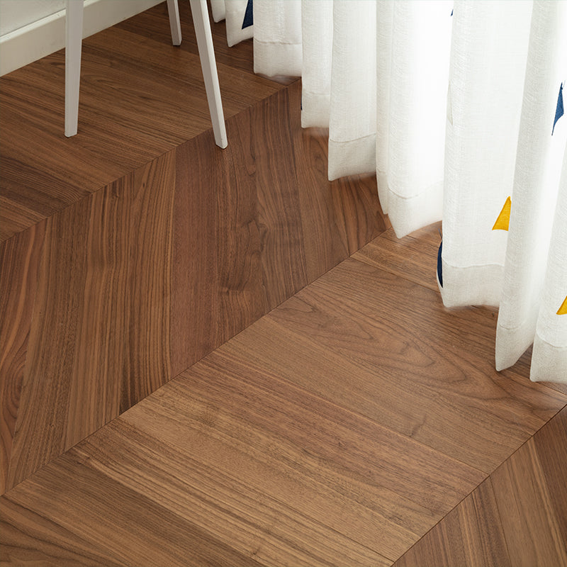 Indoor Laminate Floor Wooden Click-clock Scratch Resistant Laminate Floor Brown Clearhalo 'Flooring 'Home Improvement' 'home_improvement' 'home_improvement_laminate_flooring' 'Laminate Flooring' 'laminate_flooring' Walls and Ceiling' 7202930