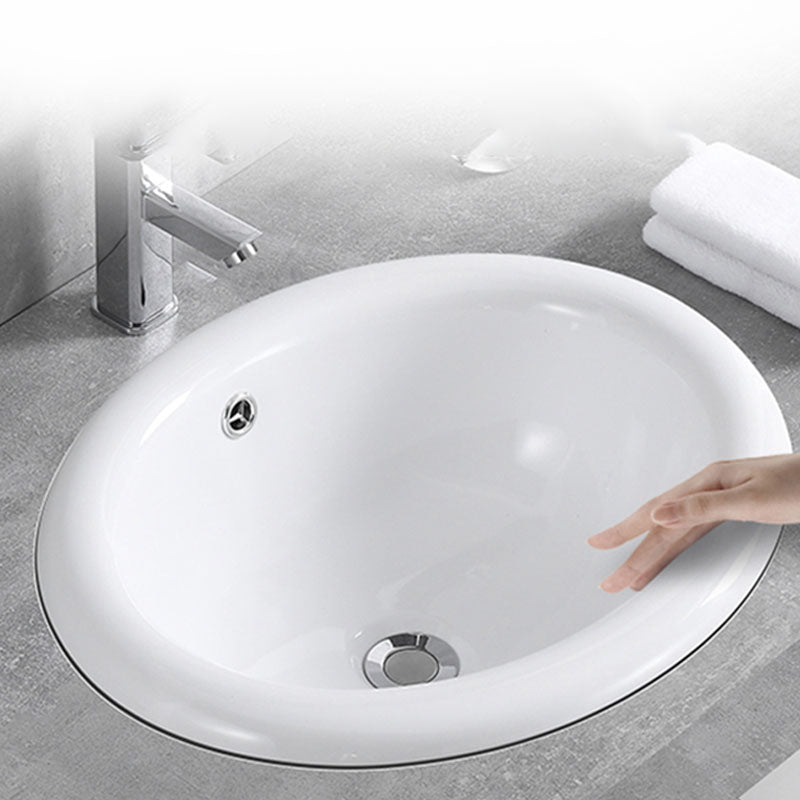 Contemporary Bathroom Sink with Overflow Porcelain Round Vessel Lavatory Sink Clearhalo 'Bathroom Remodel & Bathroom Fixtures' 'Bathroom Sinks & Faucet Components' 'Bathroom Sinks' 'bathroom_sink' 'Home Improvement' 'home_improvement' 'home_improvement_bathroom_sink' 7208806