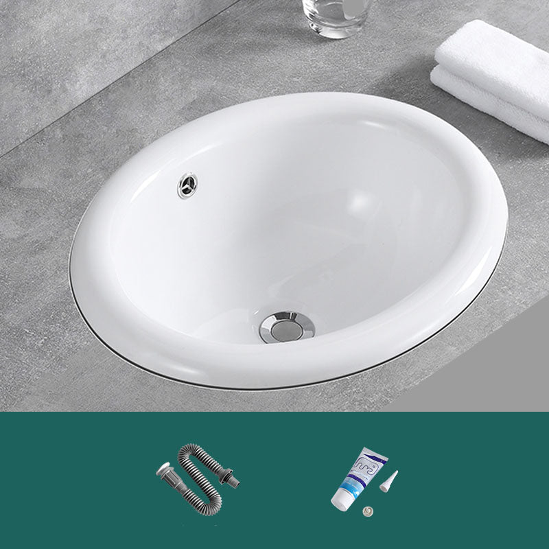 Contemporary Bathroom Sink with Overflow Porcelain Round Vessel Lavatory Sink 18"L x 15"W x 7"H Sink Clearhalo 'Bathroom Remodel & Bathroom Fixtures' 'Bathroom Sinks & Faucet Components' 'Bathroom Sinks' 'bathroom_sink' 'Home Improvement' 'home_improvement' 'home_improvement_bathroom_sink' 7208810