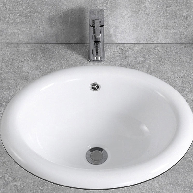 Contemporary Bathroom Sink with Overflow Porcelain Round Vessel Lavatory Sink Clearhalo 'Bathroom Remodel & Bathroom Fixtures' 'Bathroom Sinks & Faucet Components' 'Bathroom Sinks' 'bathroom_sink' 'Home Improvement' 'home_improvement' 'home_improvement_bathroom_sink' 7208817