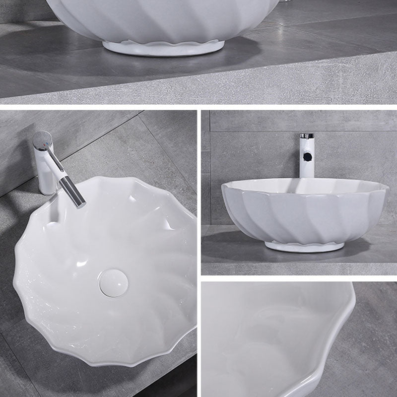 Bathroom Sink White Ceramic Faucet Single Handle Round Shape Sink Clearhalo 'Bathroom Remodel & Bathroom Fixtures' 'Bathroom Sinks & Faucet Components' 'Bathroom Sinks' 'bathroom_sink' 'Home Improvement' 'home_improvement' 'home_improvement_bathroom_sink' 7208848