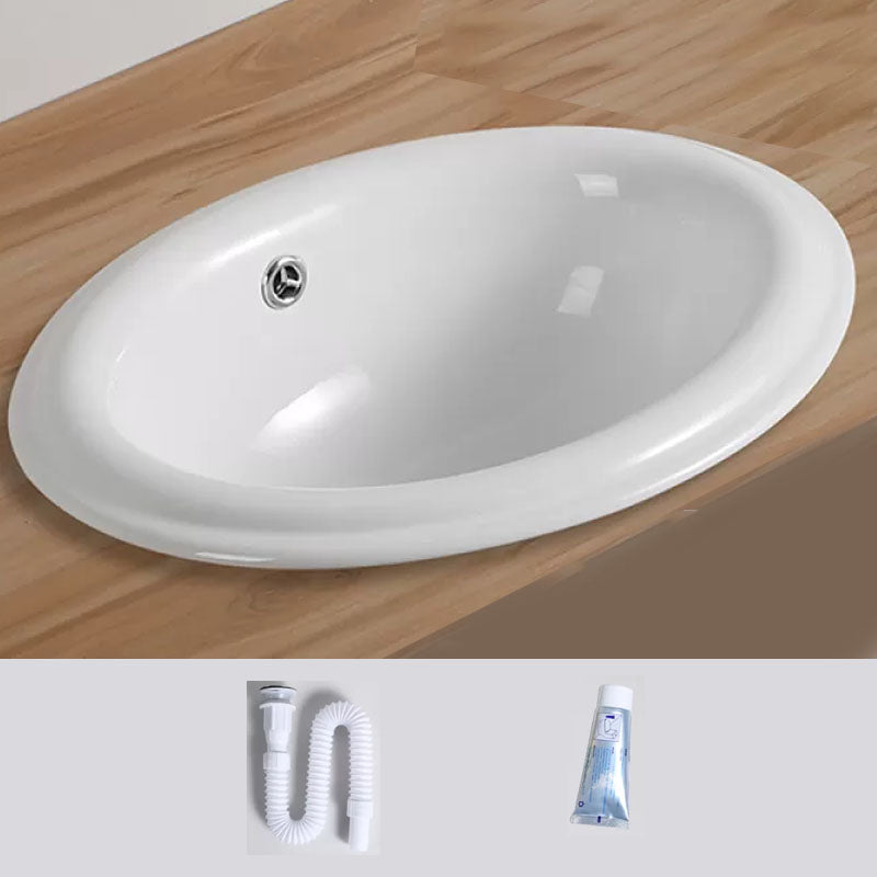 Contemporary Bathroom Sink with Pop-Up Drain Porcelain Oval-Shape Undermount Bathroom Sink 18"L x 14"W x 7"H Sink Clearhalo 'Bathroom Remodel & Bathroom Fixtures' 'Bathroom Sinks & Faucet Components' 'Bathroom Sinks' 'bathroom_sink' 'Home Improvement' 'home_improvement' 'home_improvement_bathroom_sink' 7208885