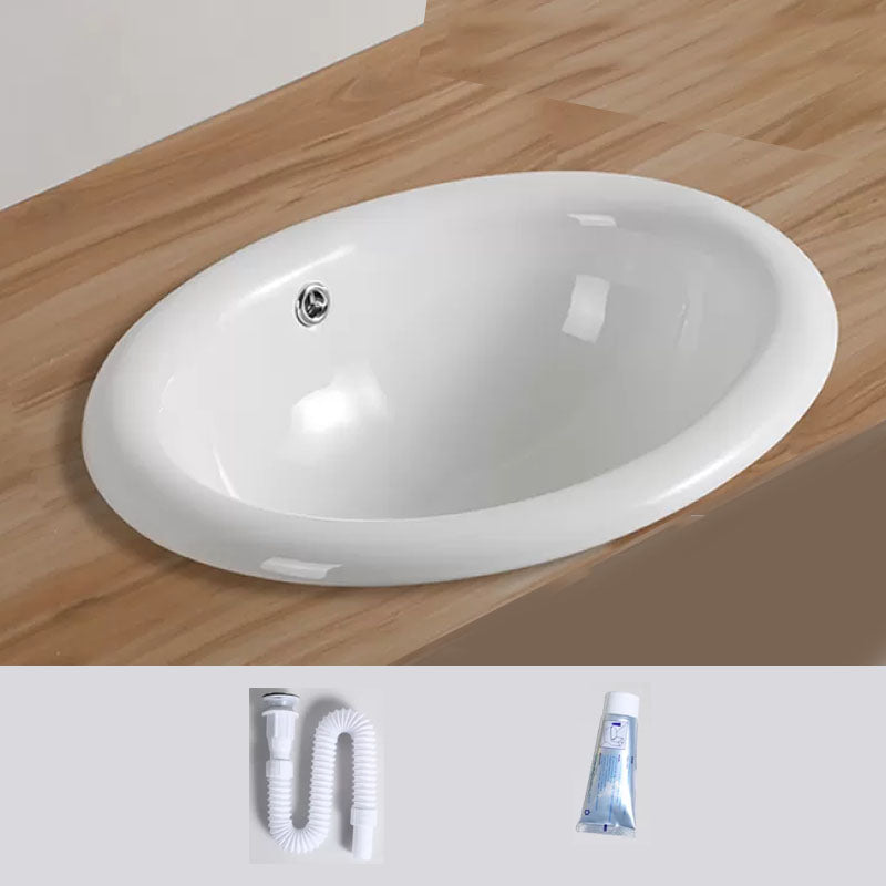 Contemporary Bathroom Sink with Pop-Up Drain Porcelain Oval-Shape Undermount Bathroom Sink 16"L x 13"W x 6"H Sink Clearhalo 'Bathroom Remodel & Bathroom Fixtures' 'Bathroom Sinks & Faucet Components' 'Bathroom Sinks' 'bathroom_sink' 'Home Improvement' 'home_improvement' 'home_improvement_bathroom_sink' 7208892