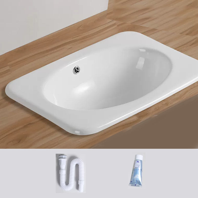 Contemporary Bathroom Sink with Pop-Up Drain Porcelain Oval-Shape Undermount Bathroom Sink 21"L x 15"W x 8"H Sink Clearhalo 'Bathroom Remodel & Bathroom Fixtures' 'Bathroom Sinks & Faucet Components' 'Bathroom Sinks' 'bathroom_sink' 'Home Improvement' 'home_improvement' 'home_improvement_bathroom_sink' 7208902