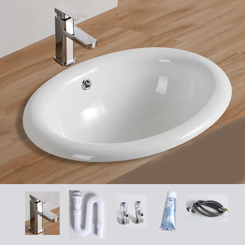 Contemporary Bathroom Sink with Pop-Up Drain Porcelain Oval-Shape Undermount Bathroom Sink 16"L x 13"W x 6"H Sink with Faucet Clearhalo 'Bathroom Remodel & Bathroom Fixtures' 'Bathroom Sinks & Faucet Components' 'Bathroom Sinks' 'bathroom_sink' 'Home Improvement' 'home_improvement' 'home_improvement_bathroom_sink' 7208909