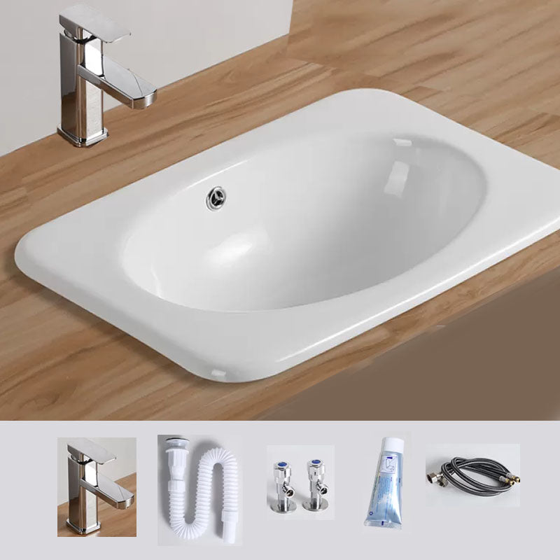 Contemporary Bathroom Sink with Pop-Up Drain Porcelain Oval-Shape Undermount Bathroom Sink 21"L x 15"W x 8"H Sink with Faucet Clearhalo 'Bathroom Remodel & Bathroom Fixtures' 'Bathroom Sinks & Faucet Components' 'Bathroom Sinks' 'bathroom_sink' 'Home Improvement' 'home_improvement' 'home_improvement_bathroom_sink' 7208913