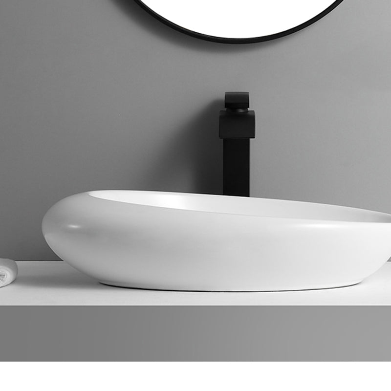 Contemporary Bathroom Sink with Pop-Up Drain Porcelain Oval-Shape Vessel Lavatory Sink Clearhalo 'Bathroom Remodel & Bathroom Fixtures' 'Bathroom Sinks & Faucet Components' 'Bathroom Sinks' 'bathroom_sink' 'Home Improvement' 'home_improvement' 'home_improvement_bathroom_sink' 7208985