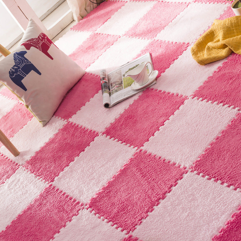 Indoor Carpet Tiles Color Block Interlocking Stain Resistant Carpet Tiles Clearhalo 'Carpet Tiles & Carpet Squares' 'carpet_tiles_carpet_squares' 'Flooring 'Home Improvement' 'home_improvement' 'home_improvement_carpet_tiles_carpet_squares' Walls and Ceiling' 7215626