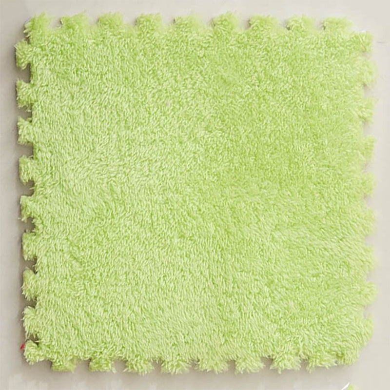 Living Room Carpet Tiles Interlocking Level Loop Square Carpet Tiles Green Clearhalo 'Carpet Tiles & Carpet Squares' 'carpet_tiles_carpet_squares' 'Flooring 'Home Improvement' 'home_improvement' 'home_improvement_carpet_tiles_carpet_squares' Walls and Ceiling' 7215704