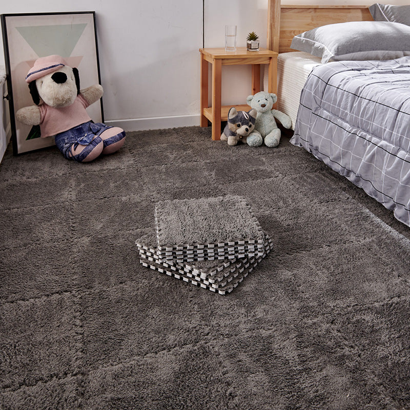 Modern Carpet Floor Tile Plush Cut Interlocking Non-Skid Tiles and Carpet Dark Gray Clearhalo 'Carpet Tiles & Carpet Squares' 'carpet_tiles_carpet_squares' 'Flooring 'Home Improvement' 'home_improvement' 'home_improvement_carpet_tiles_carpet_squares' Walls and Ceiling' 7215860
