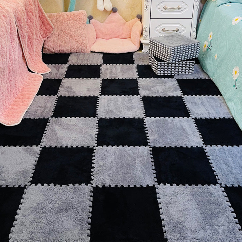 Modern Tiles and Carpet Plush Cut Loose Lay Fade Resistant Carpet Tile Light Gray-Black Clearhalo 'Carpet Tiles & Carpet Squares' 'carpet_tiles_carpet_squares' 'Flooring 'Home Improvement' 'home_improvement' 'home_improvement_carpet_tiles_carpet_squares' Walls and Ceiling' 7216020