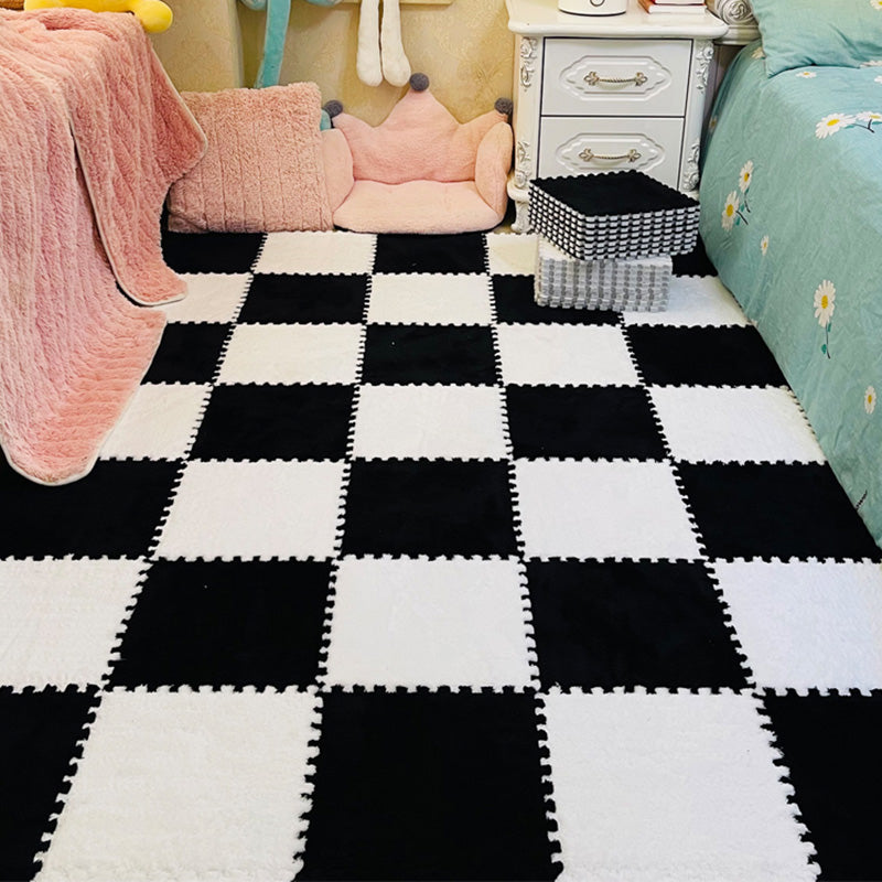 Modern Tiles and Carpet Plush Cut Interlocking Odor Resistant Carpet Tiles White-Black Clearhalo 'Carpet Tiles & Carpet Squares' 'carpet_tiles_carpet_squares' 'Flooring 'Home Improvement' 'home_improvement' 'home_improvement_carpet_tiles_carpet_squares' Walls and Ceiling' 7216045